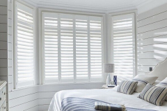 Shutters for bay windows