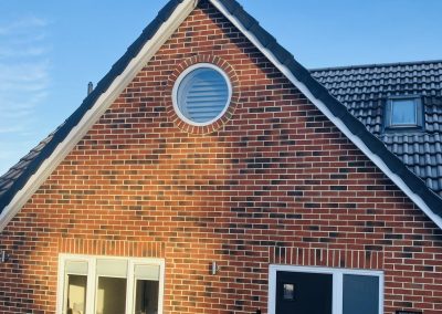 Plantation shutters for circle shaped windows. Hardwood window shutters supplied and fitted by Signature Window Shutters Newcastle upon Tyne, Gateshead & Northumberland